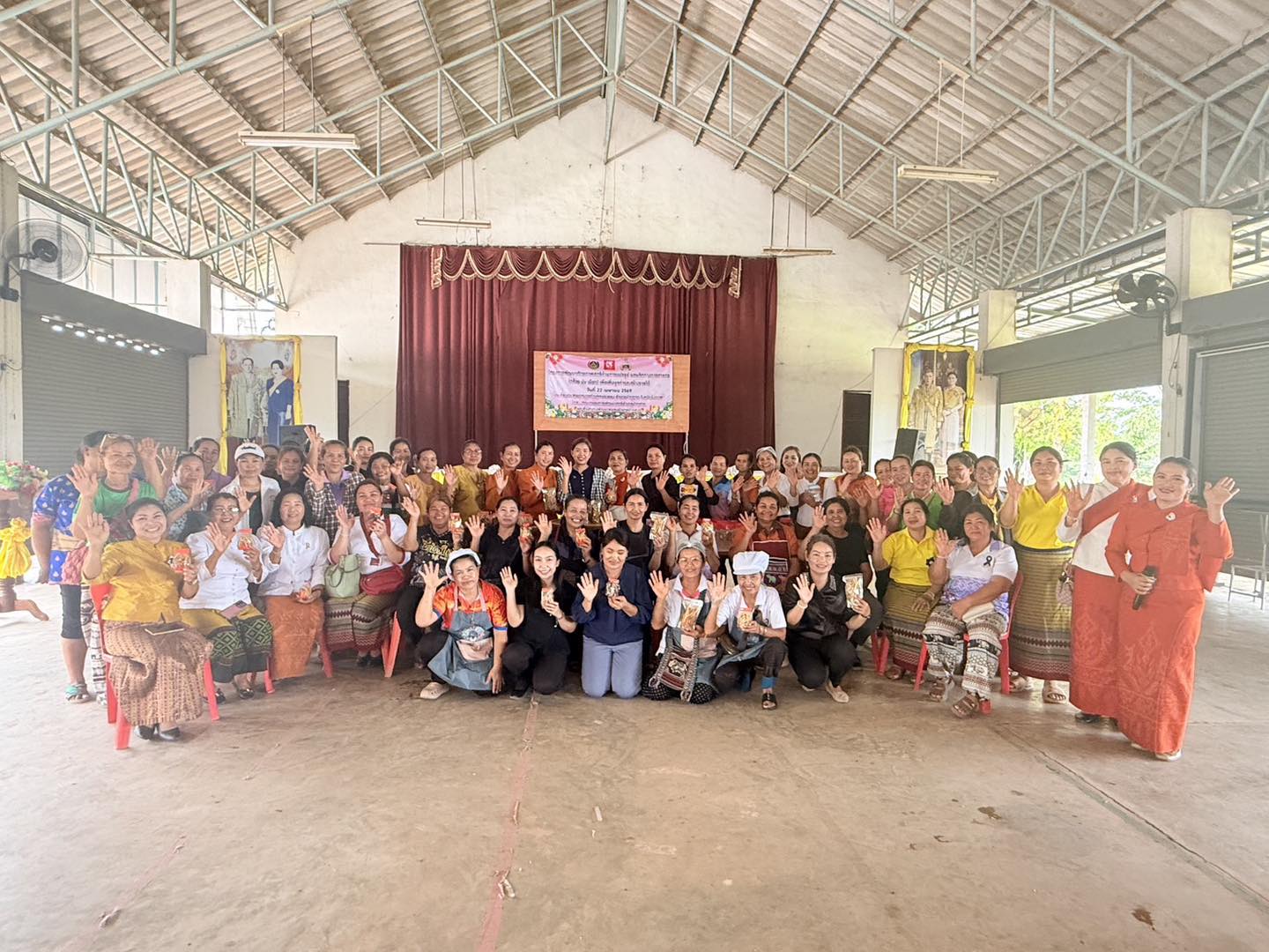  สพอ.ปากคาด: ร่วมกับ กพสต.หนองยอง ขับเคลื่อนโครงการพัฒนาศักยภาพสตรีด้านการแปรรูปผลผลิตทางการเกษตร เพื่อเพิ่มมูลค่าและสร้างรายได้